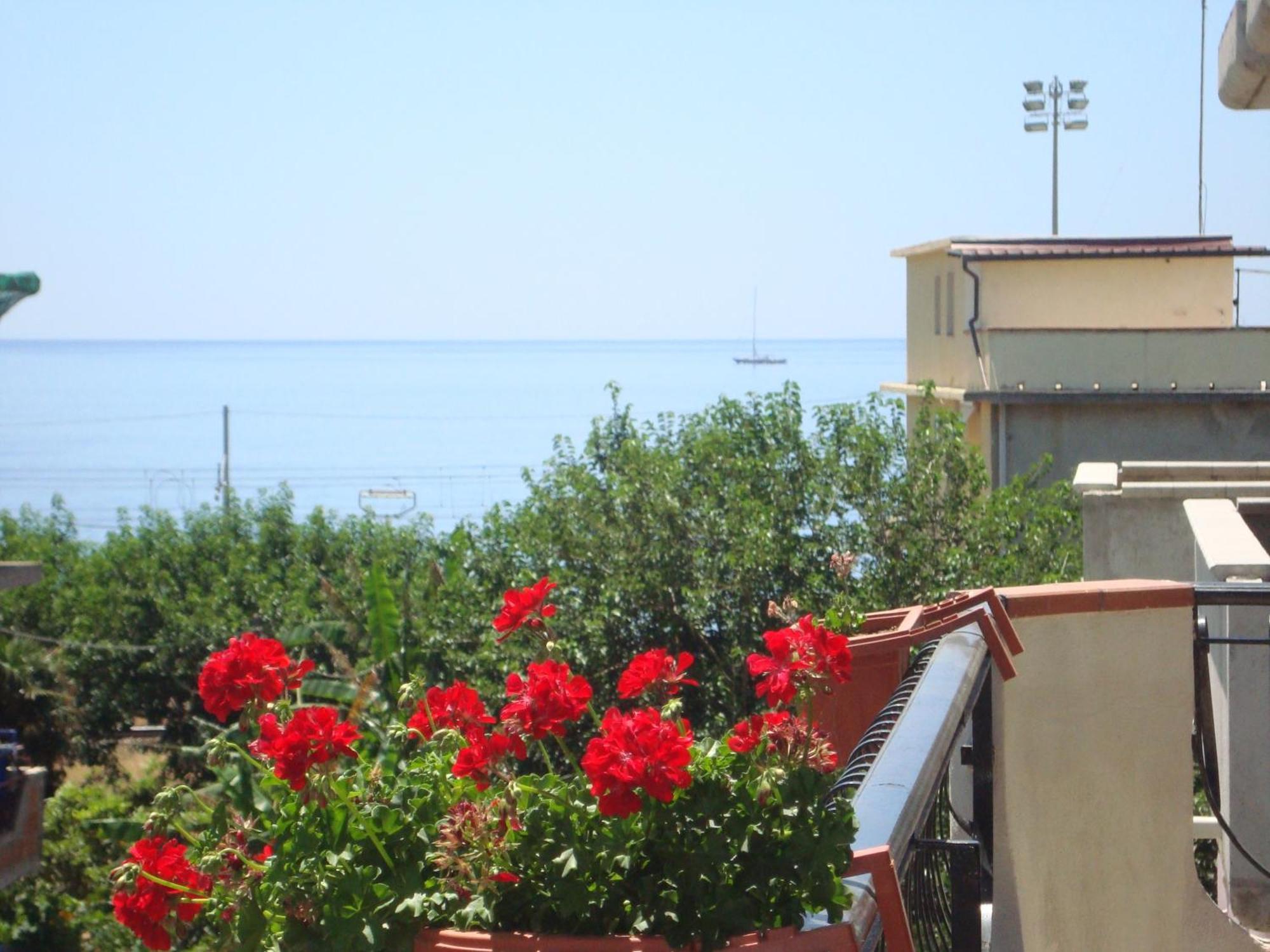 B&B Nereidi Мелито-ди-Порто-Сальво Экстерьер фото